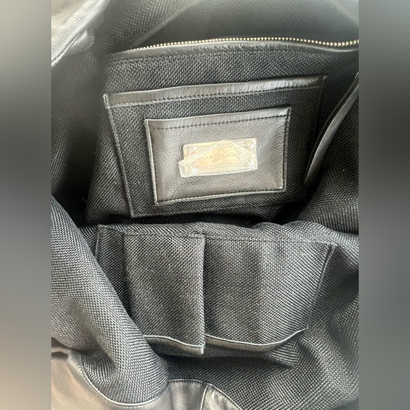 Elie Tahari 100% Leather Hobo Bag in Black NWOT - Picture 11 of 17